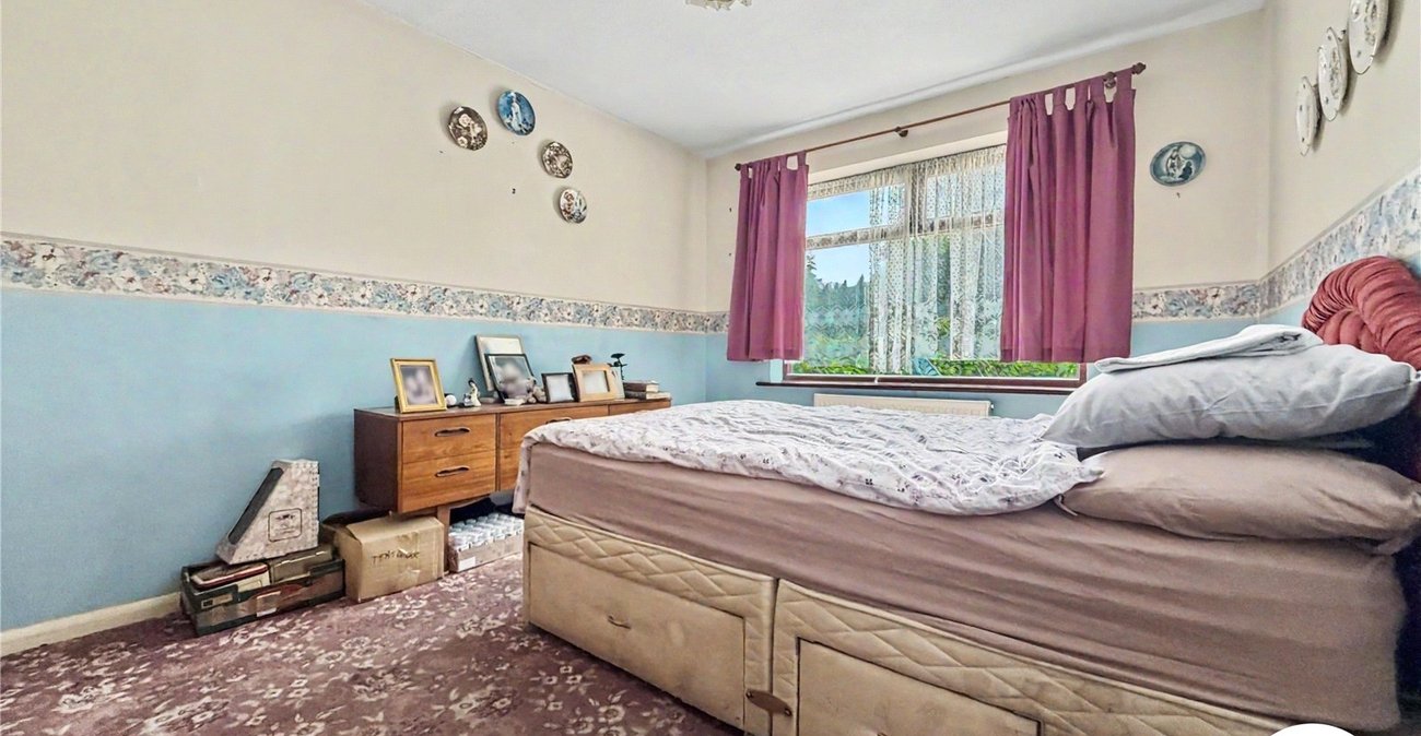 2 bedroom bungalow for sale in Chatham | Robinson Michael & Jackson
