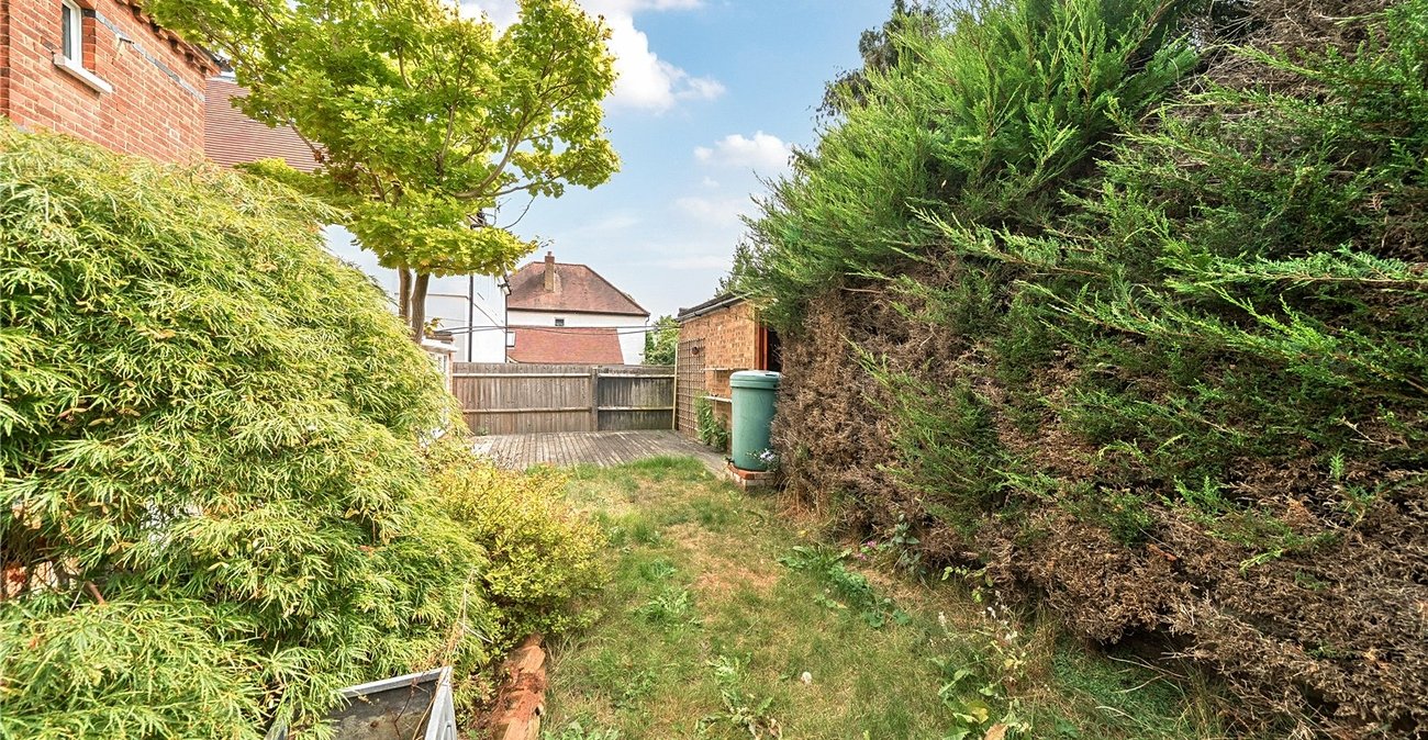 3 bedroom house for sale in London | Robinson Jackson