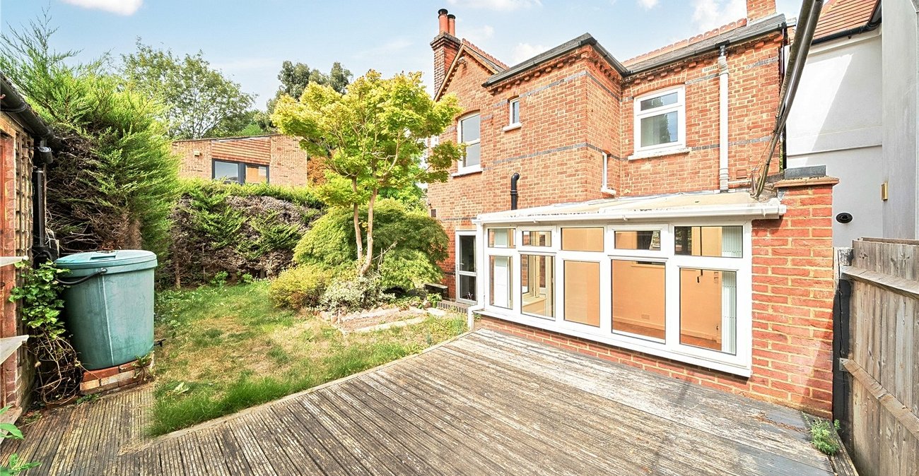 3 bedroom house for sale in London | Robinson Jackson