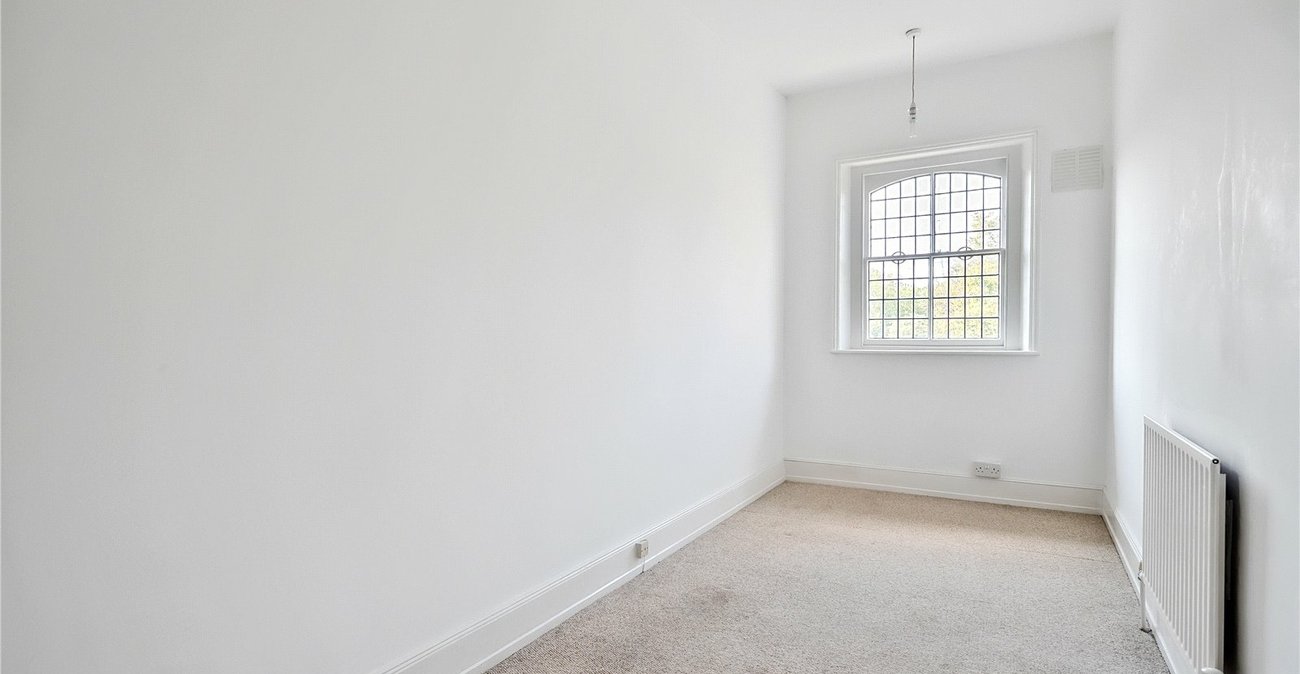 2 bedroom property for sale in London | Robinson Jackson