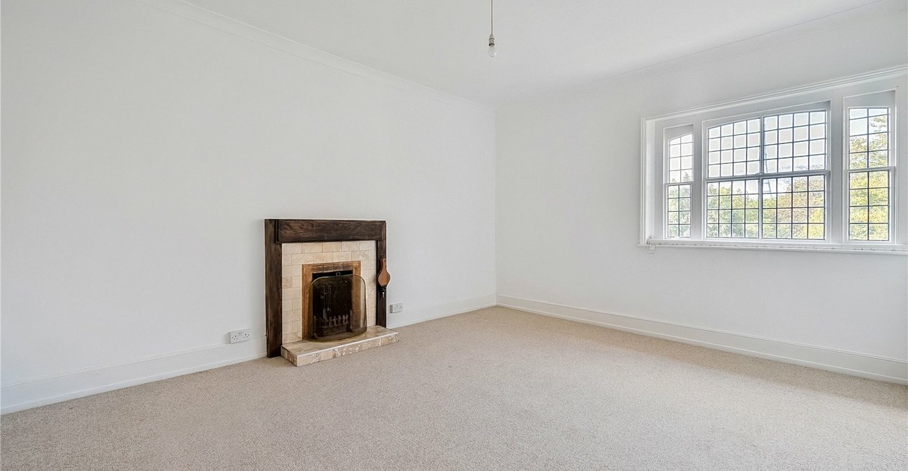 2 bedroom property for sale in London | Robinson Jackson