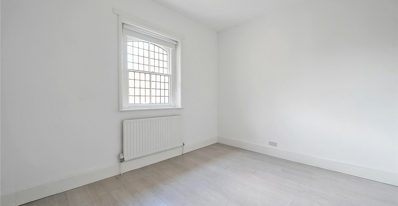 2 bedroom property for sale in London | Robinson Jackson