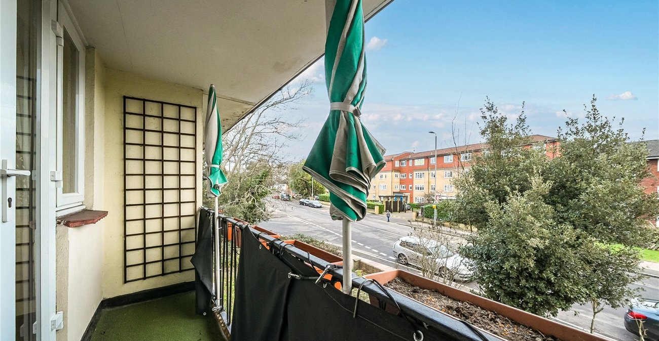 2 bedroom property for sale in Sydenham | Robinson Jackson