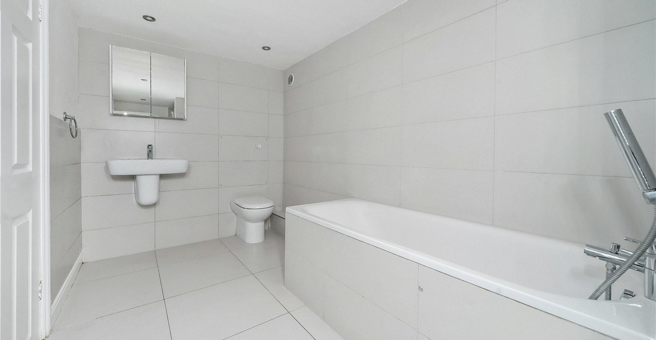 1 bedroom property for sale in Sydenham | Robinson Jackson