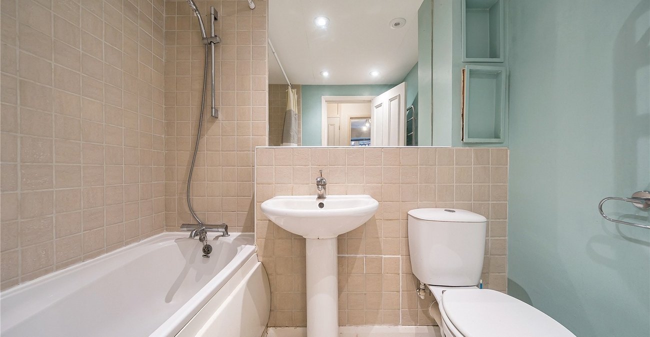 1 bedroom property for sale in Sydenham | Robinson Jackson