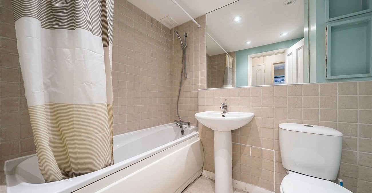 1 bedroom property for sale in Sydenham | Robinson Jackson