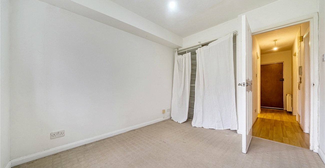 1 bedroom property for sale in Sydenham | Robinson Jackson