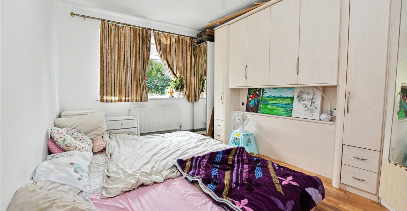 2 bedroom property for sale in Dartford | Robinson Jackson