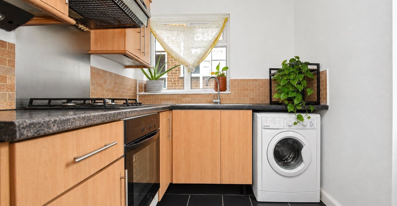 2 bedroom property for sale in Dartford | Robinson Jackson