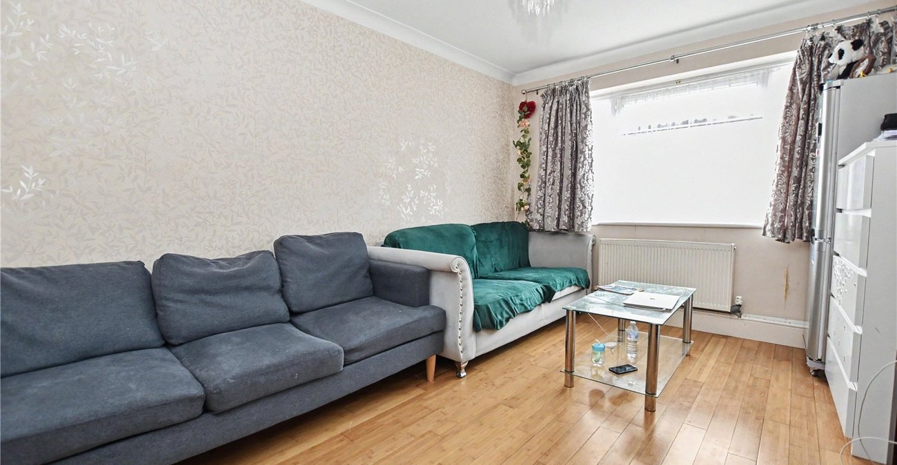 2 bedroom property for sale in Dartford | Robinson Jackson