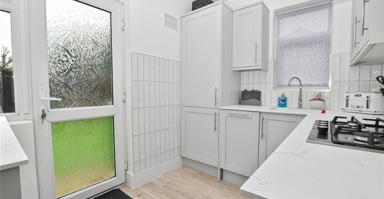2 bedroom property for sale in Dartford | Robinson Jackson