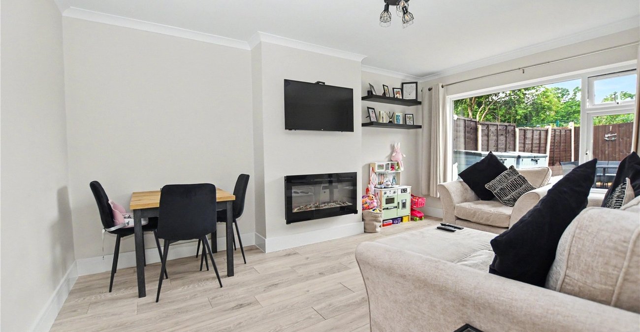 2 bedroom property for sale in Dartford | Robinson Jackson