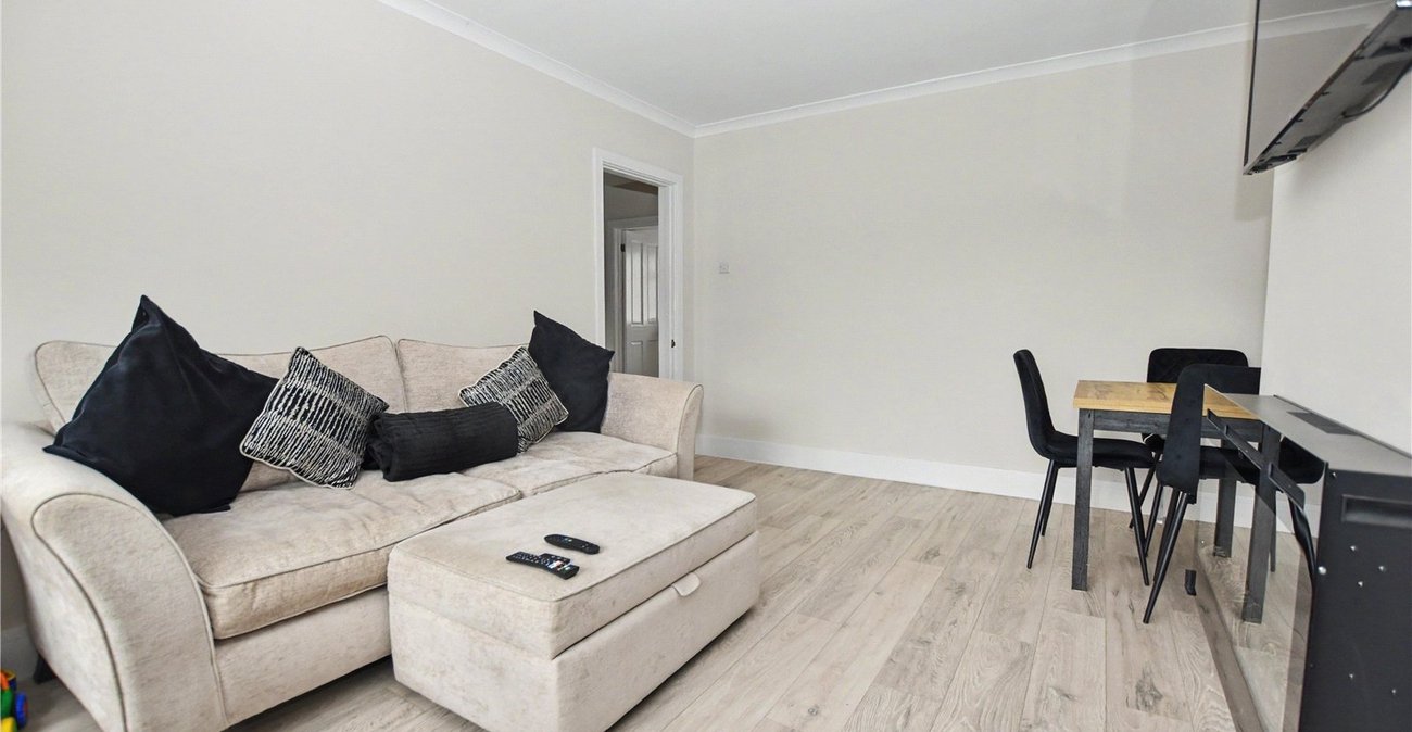 2 bedroom property for sale in Dartford | Robinson Jackson
