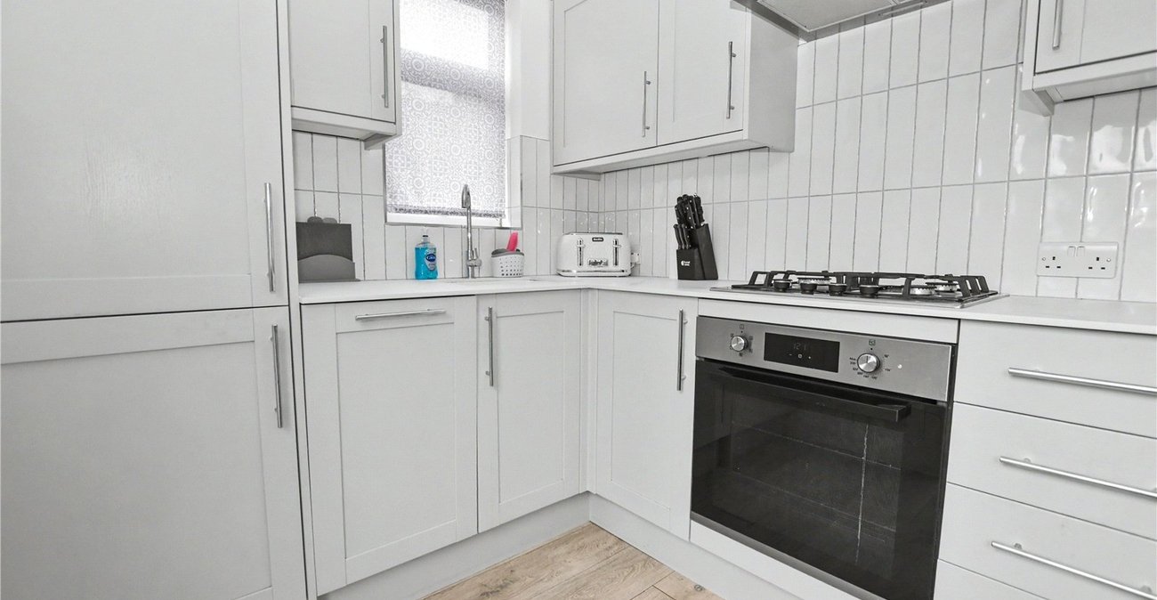 2 bedroom property for sale in Dartford | Robinson Jackson