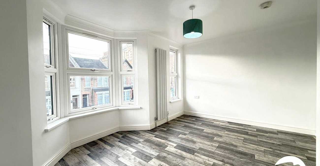 5 bedroom house for sale in London | Robinson Jackson