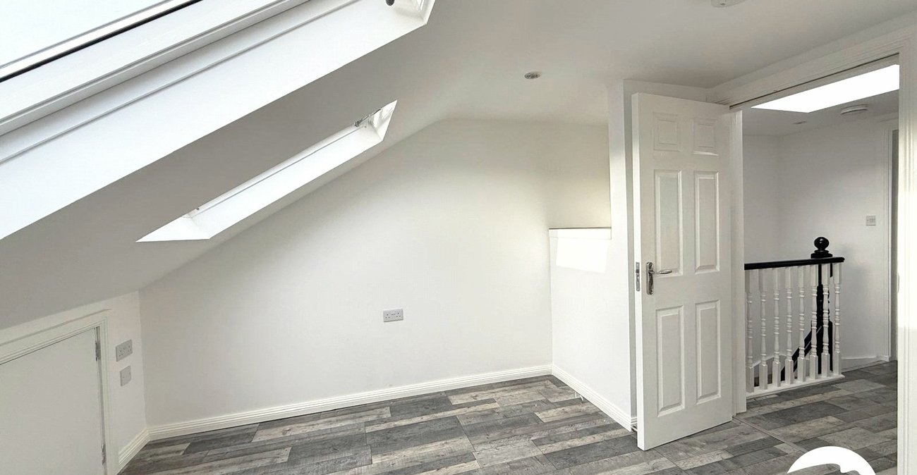 5 bedroom house for sale in London | Robinson Jackson