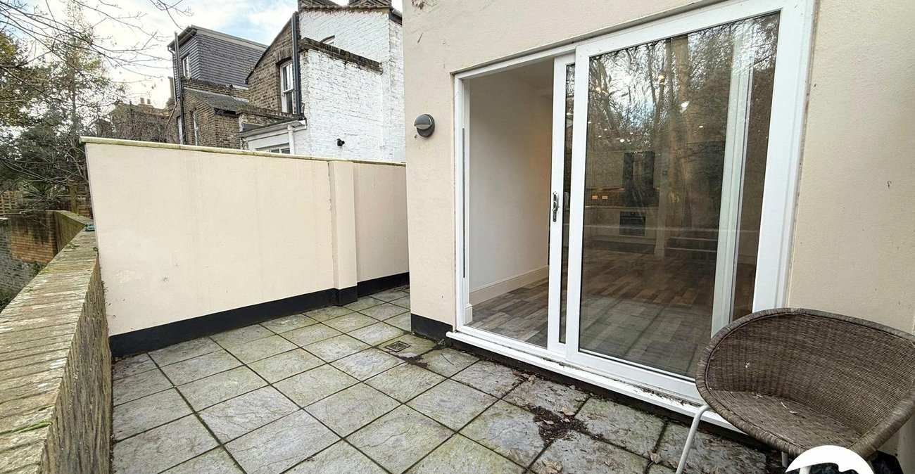 5 bedroom house for sale in London | Robinson Jackson