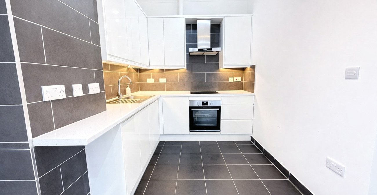 5 bedroom house for sale in London | Robinson Jackson