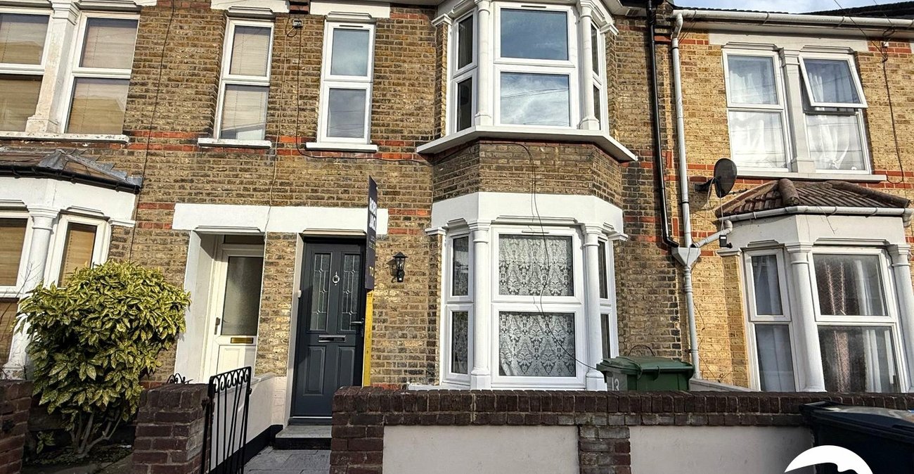 5 bedroom house for sale in London | Robinson Jackson