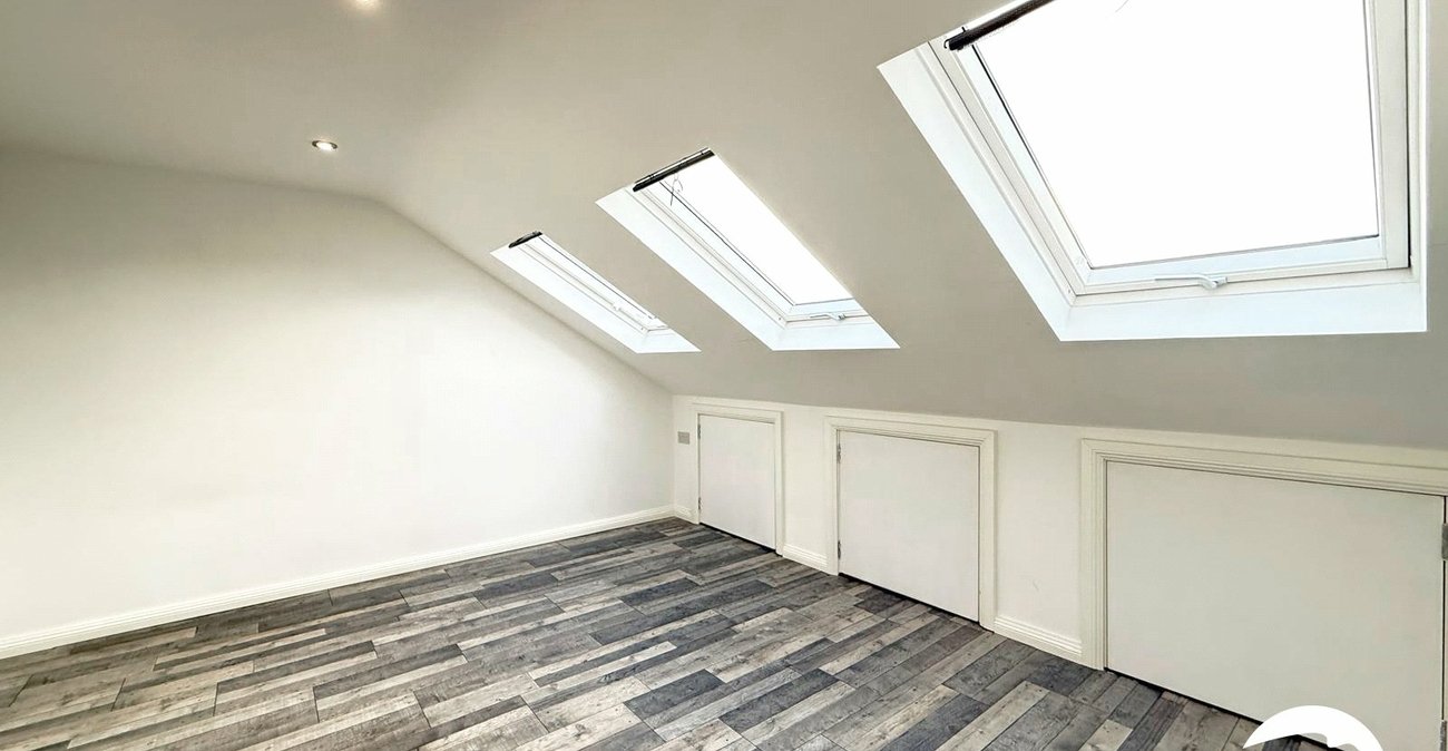 5 bedroom house for sale in London | Robinson Jackson