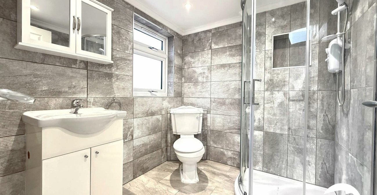 5 bedroom house for sale in London | Robinson Jackson