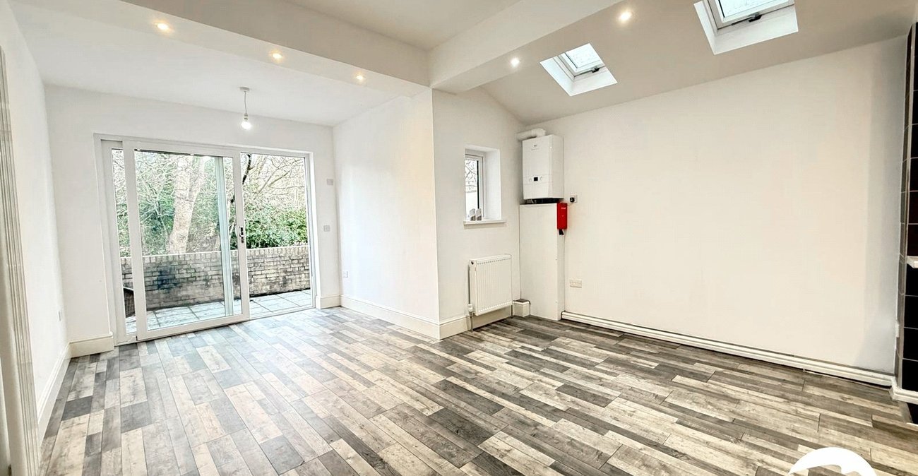 5 bedroom house for sale in London | Robinson Jackson