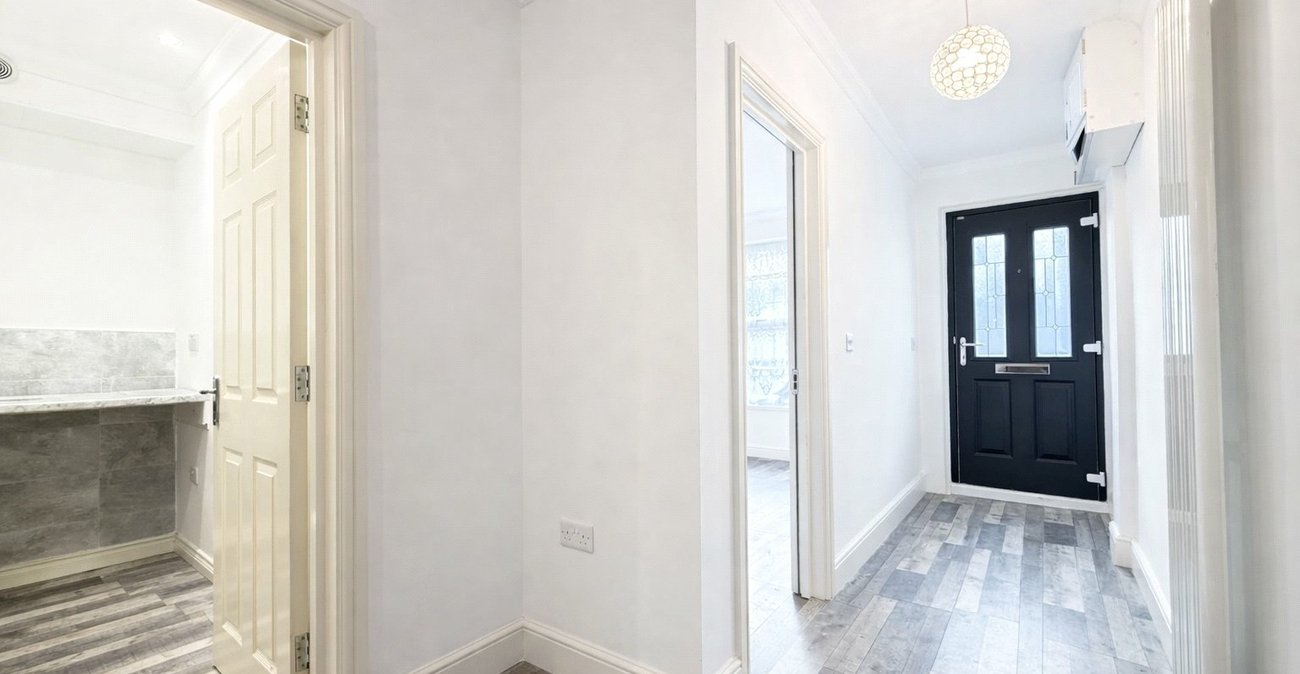 5 bedroom house for sale in London | Robinson Jackson