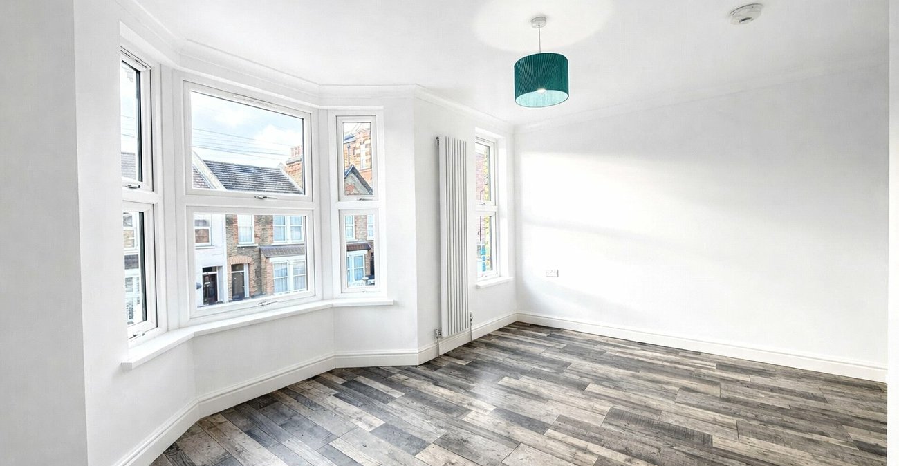 5 bedroom house for sale in London | Robinson Jackson