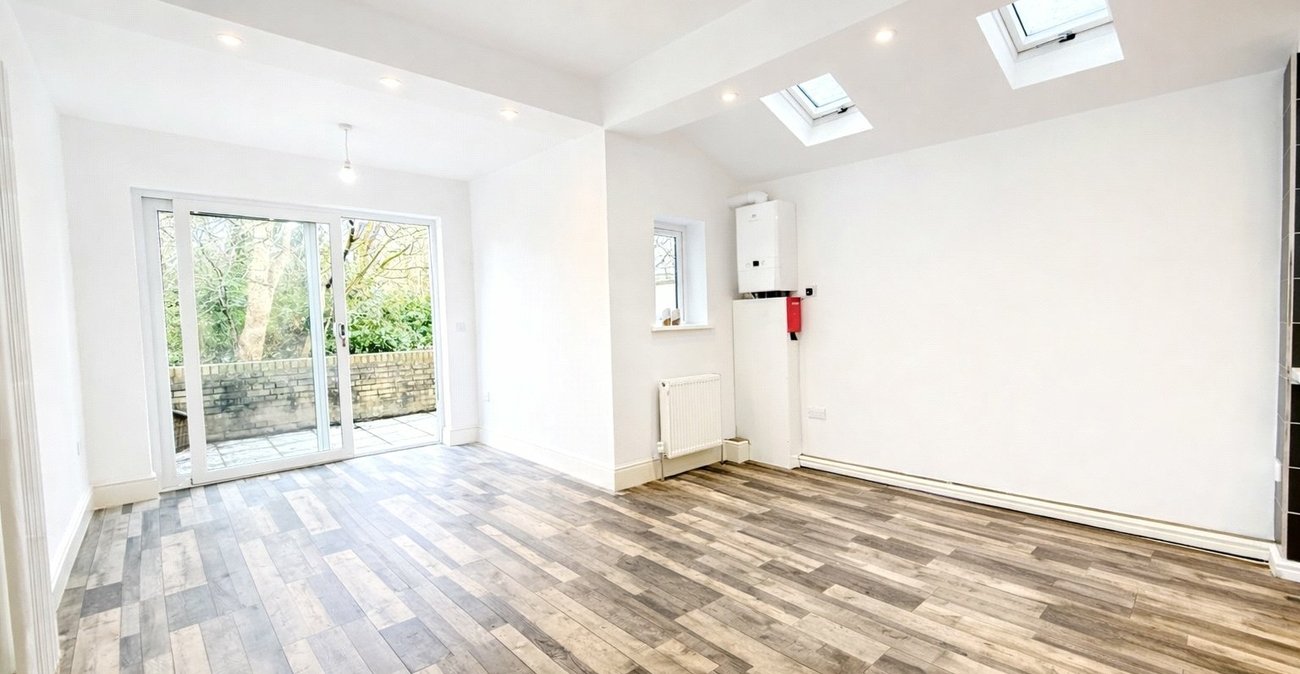 5 bedroom house for sale in London | Robinson Jackson