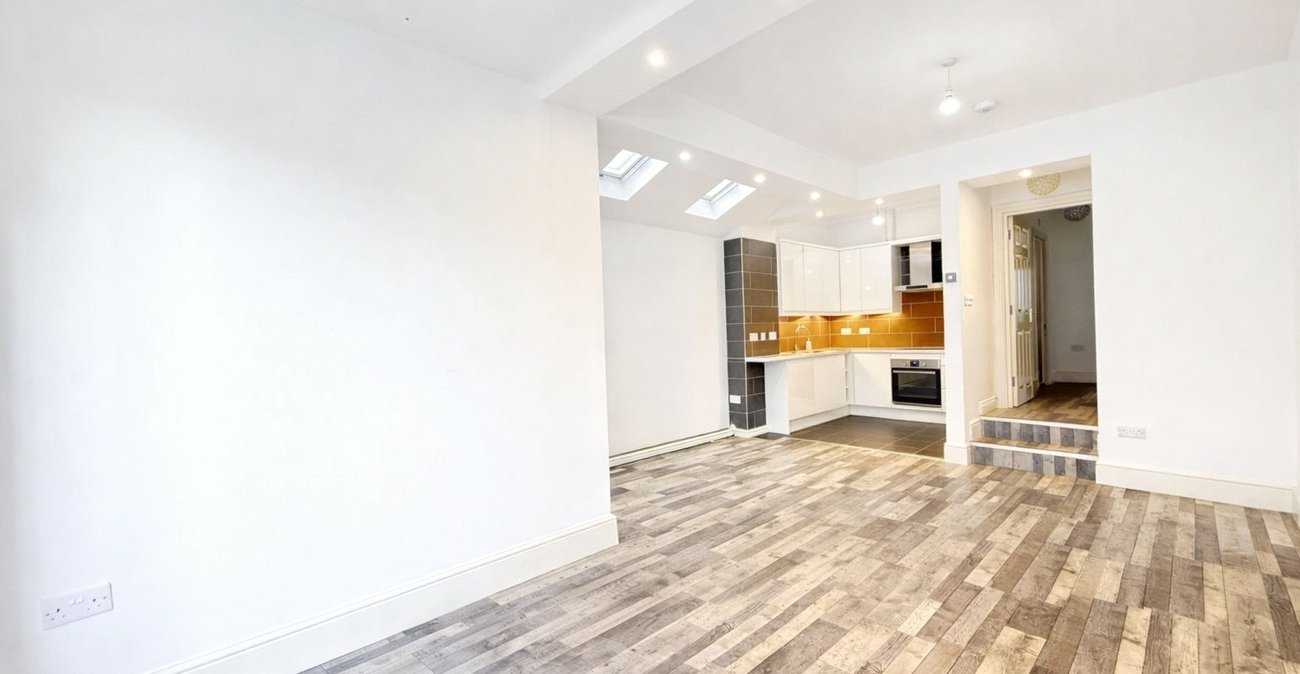 5 bedroom house for sale in London | Robinson Jackson