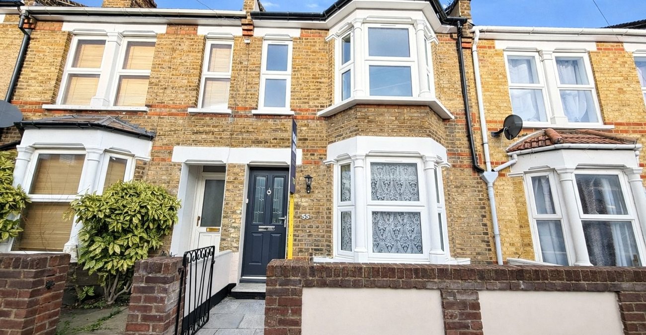 5 bedroom house for sale in London | Robinson Jackson