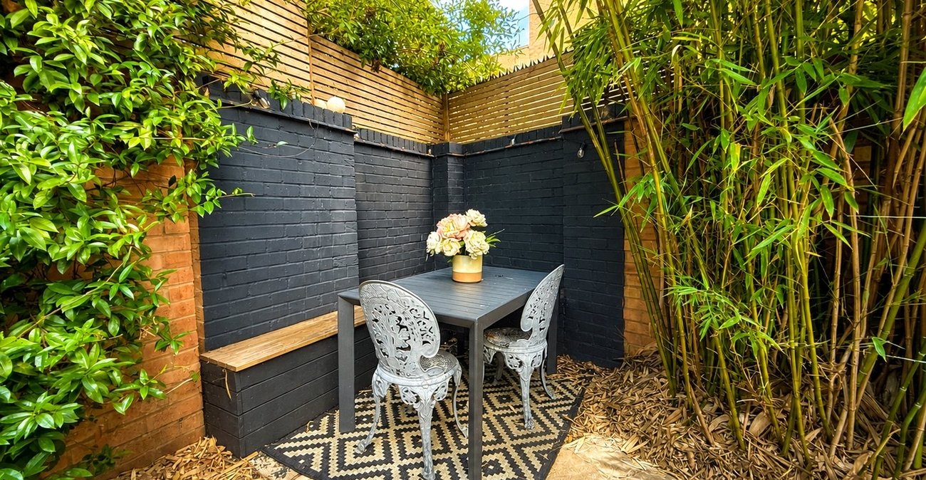 2 bedroom property for sale in London | Robinson Jackson