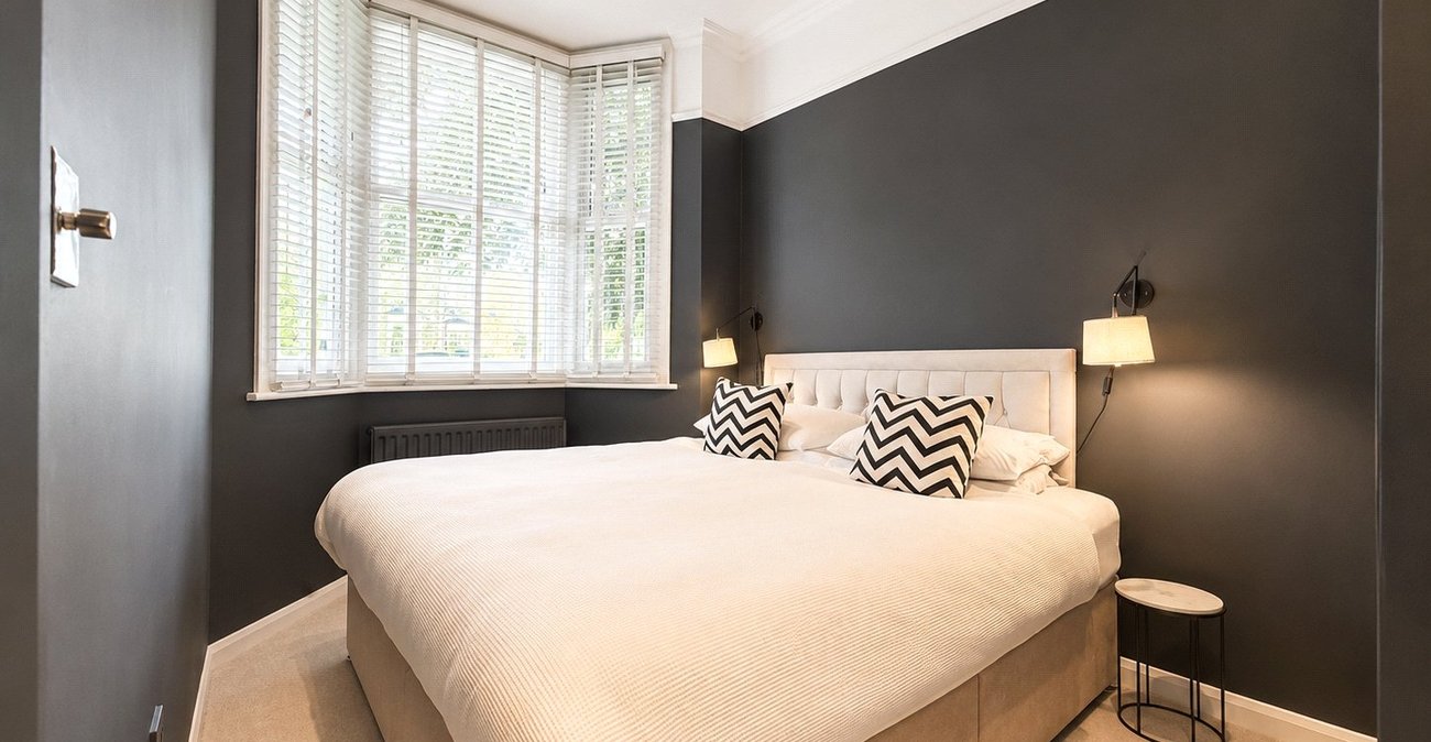 2 bedroom property for sale in London | Robinson Jackson