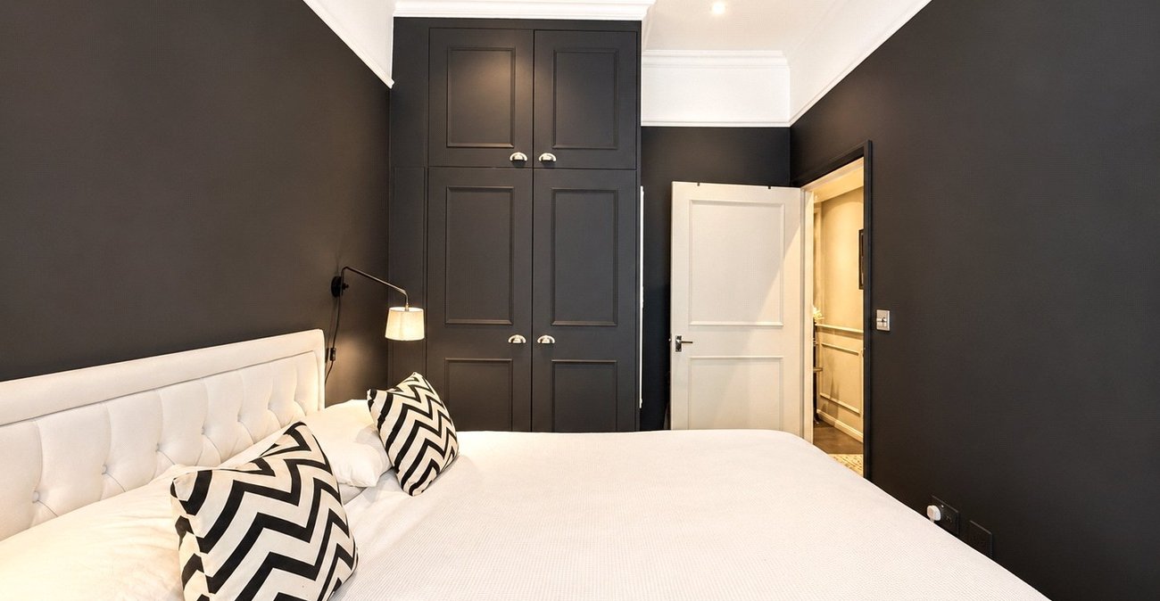 2 bedroom property for sale in London | Robinson Jackson