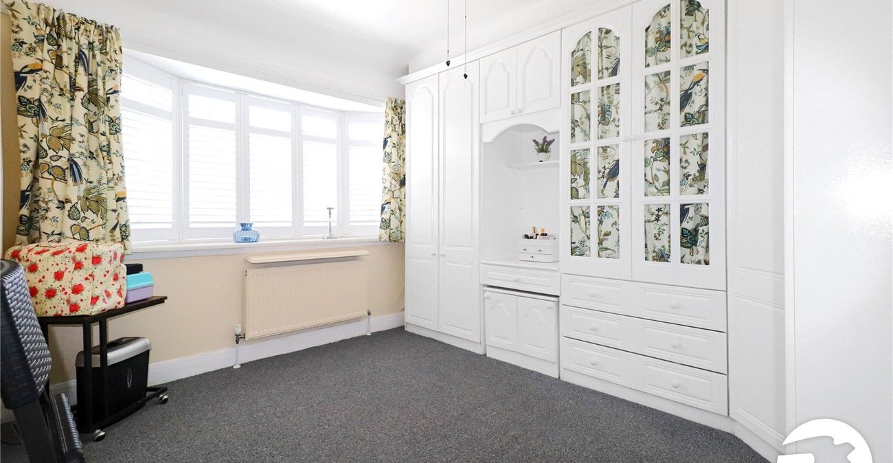 2 bedroom bungalow for sale in Bexleyheath | Robinson Jackson
