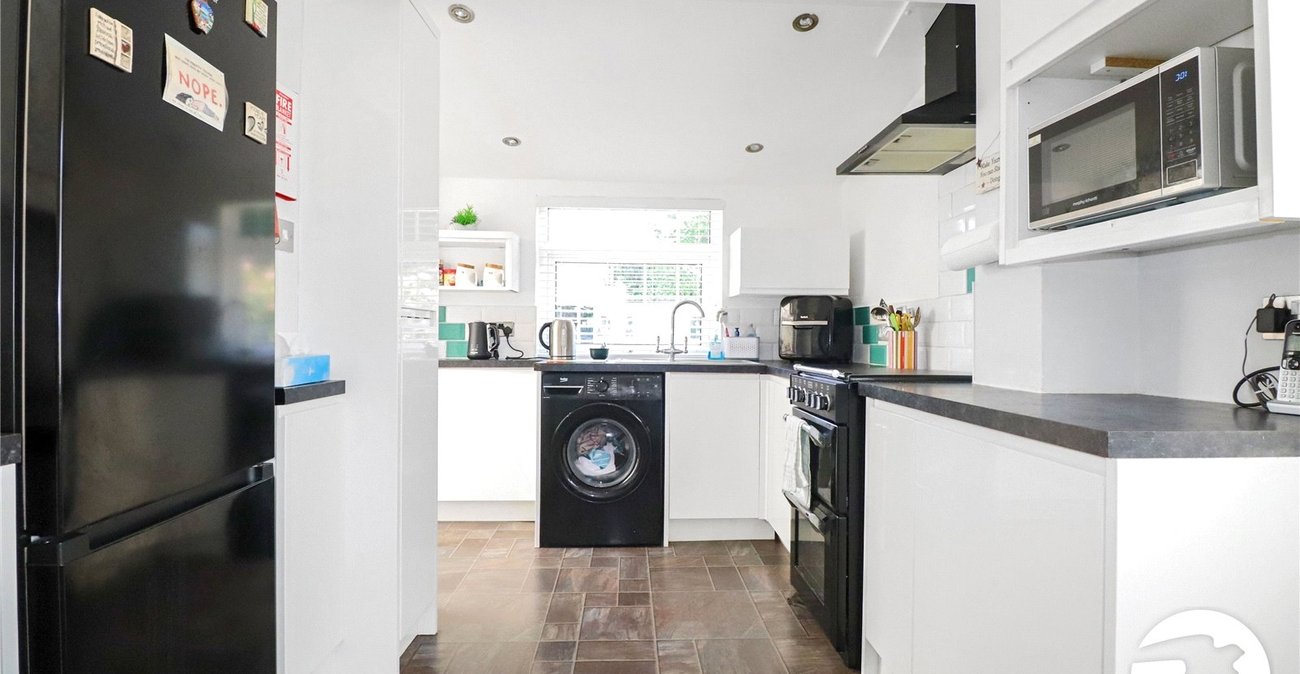 2 bedroom bungalow for sale in Bexleyheath | Robinson Jackson