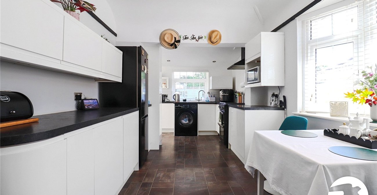 2 bedroom bungalow for sale in Bexleyheath | Robinson Jackson