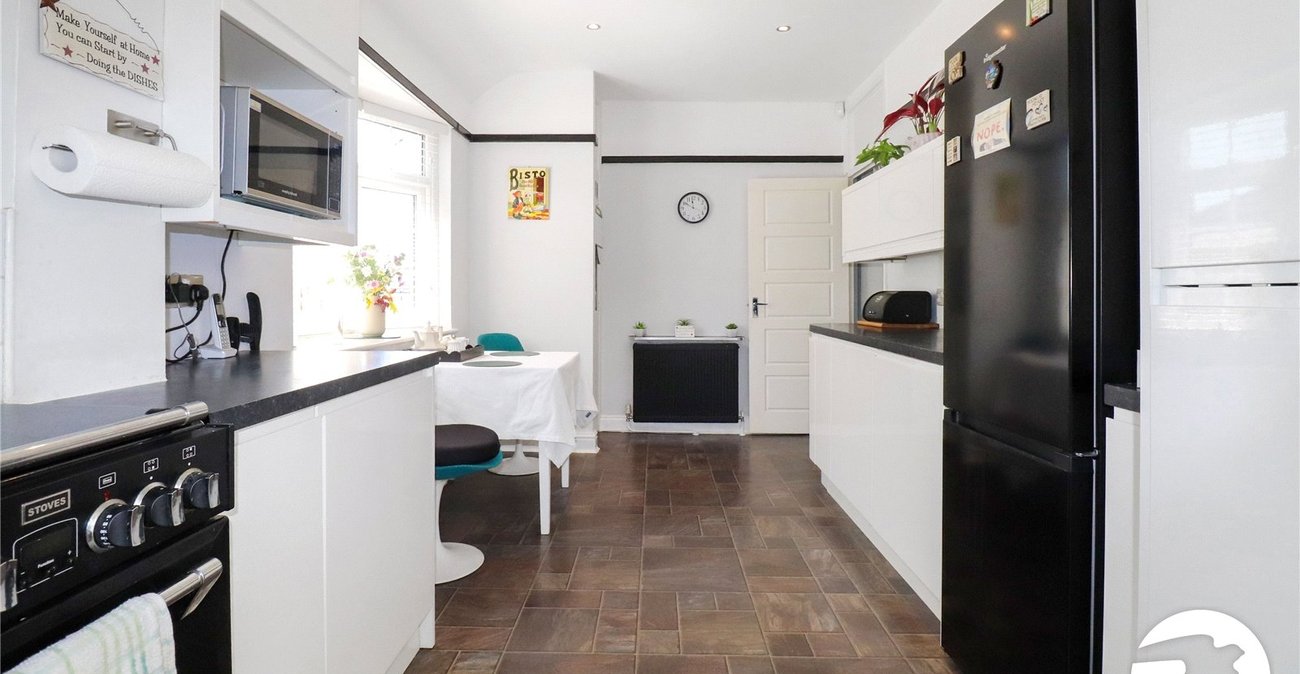 2 bedroom bungalow for sale in Bexleyheath | Robinson Jackson