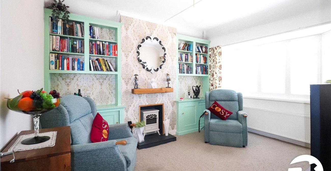 2 bedroom bungalow for sale in Bexleyheath | Robinson Jackson