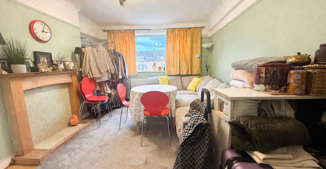 2 bedroom property for sale in London | Robinson Jackson