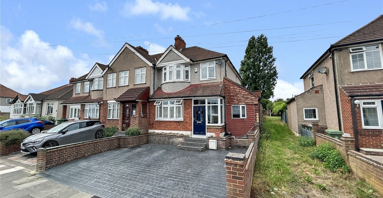 4 bedroom house for sale in Blackfen | Robinson Jackson