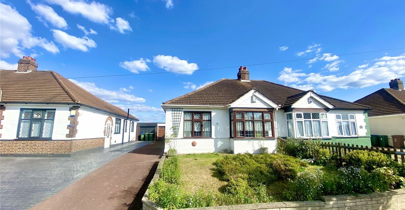 2 bedroom bungalow for sale in Sidcup | Robinson Jackson