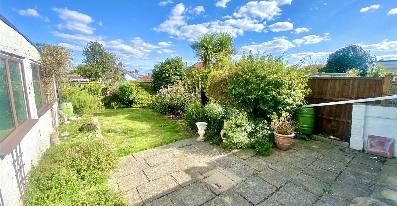 2 bedroom bungalow for sale in Sidcup | Robinson Jackson