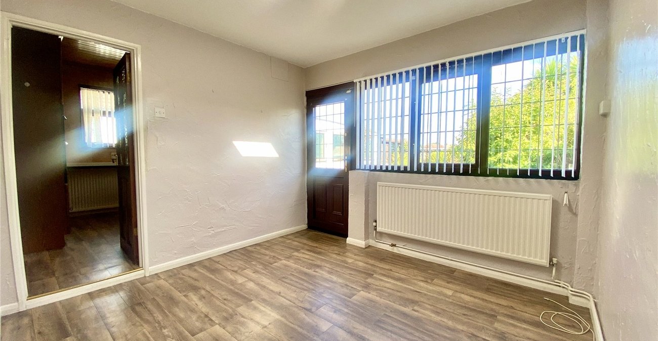 2 bedroom bungalow for sale in Sidcup | Robinson Jackson