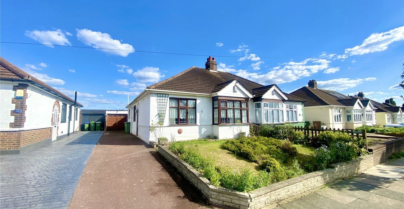 2 bedroom bungalow for sale in Sidcup | Robinson Jackson