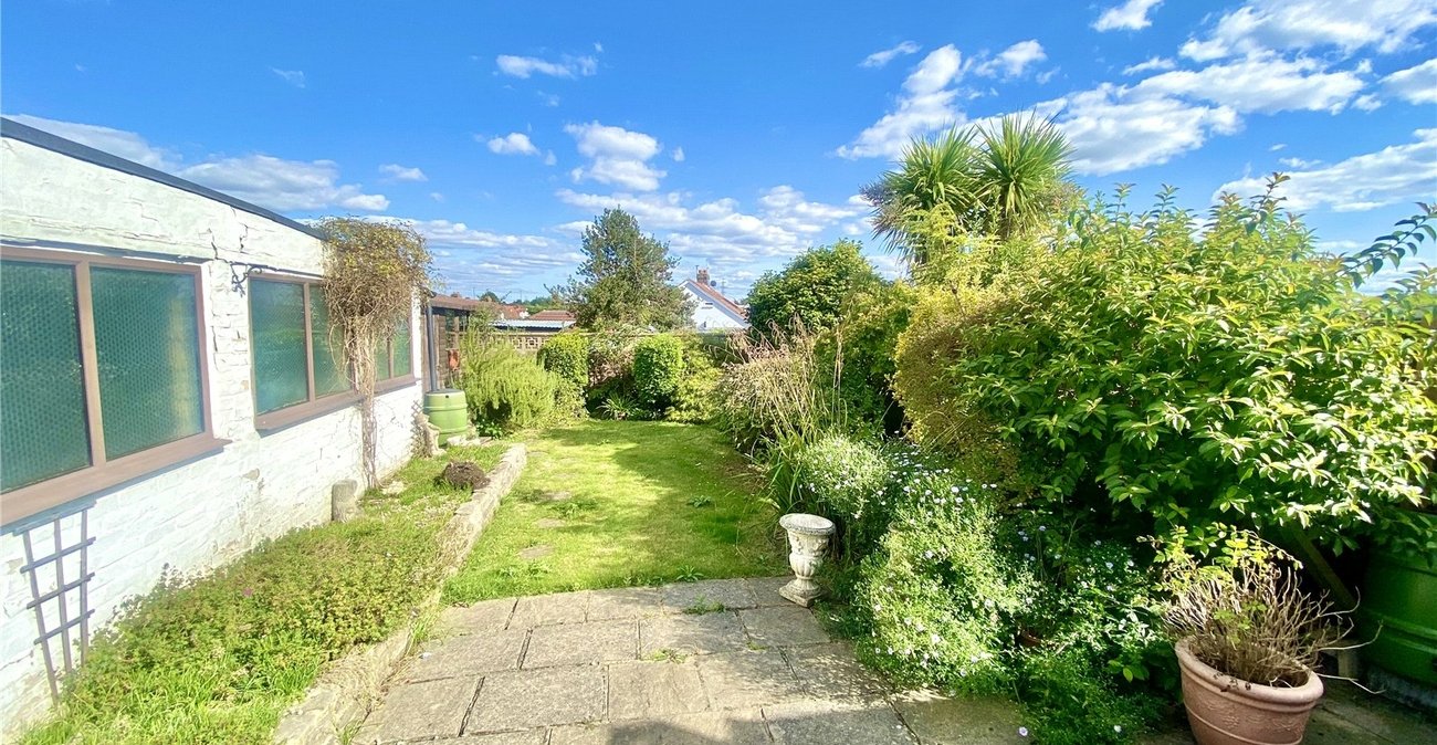 2 bedroom bungalow for sale in Sidcup | Robinson Jackson