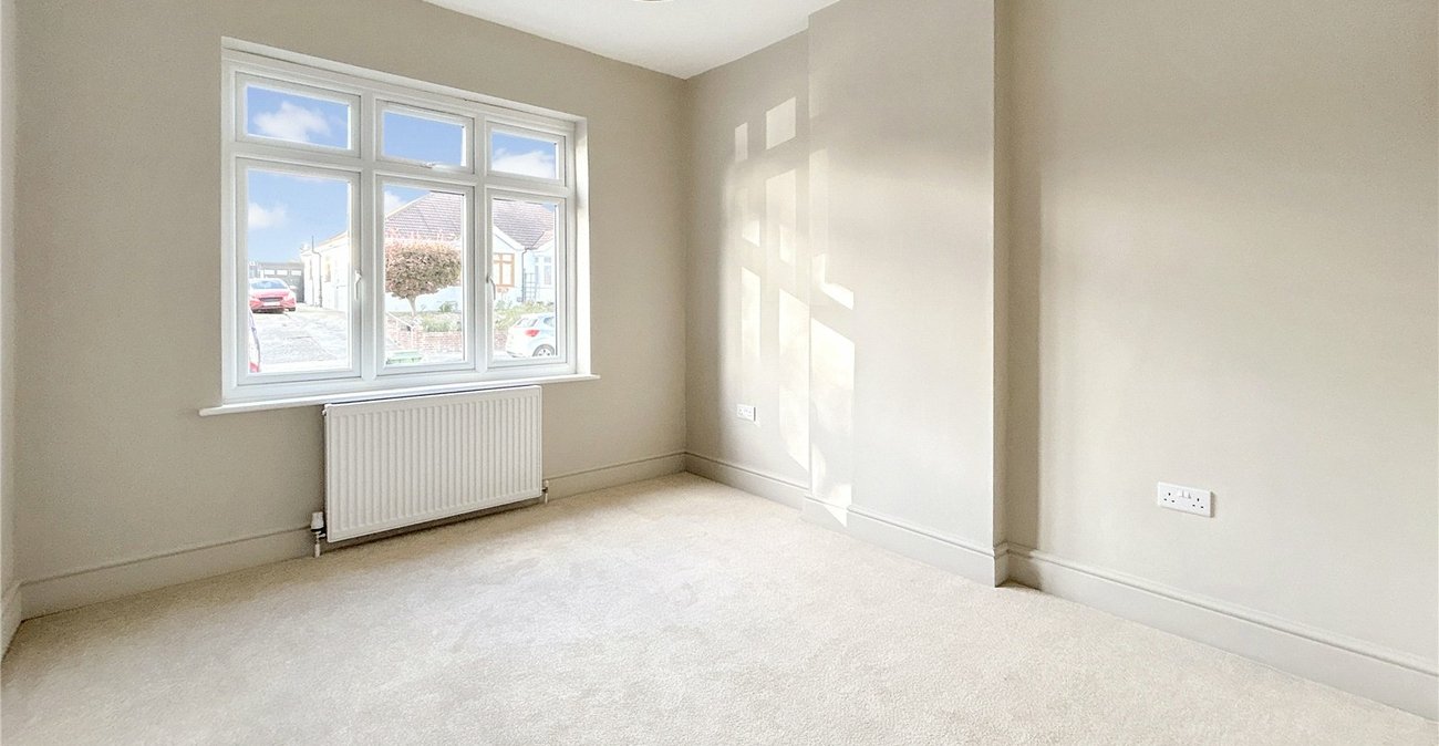 3 bedroom bungalow for sale in Sidcup | Robinson Jackson