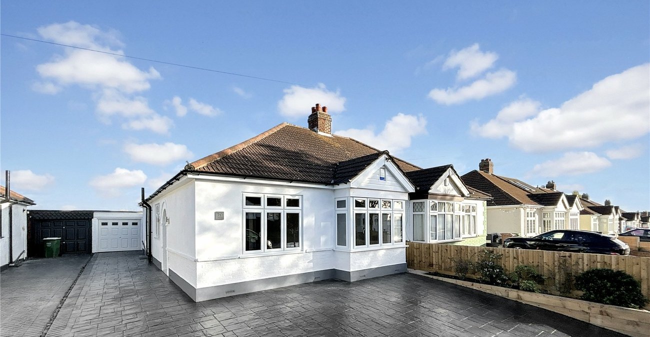 3 bedroom bungalow for sale in Sidcup | Robinson Jackson