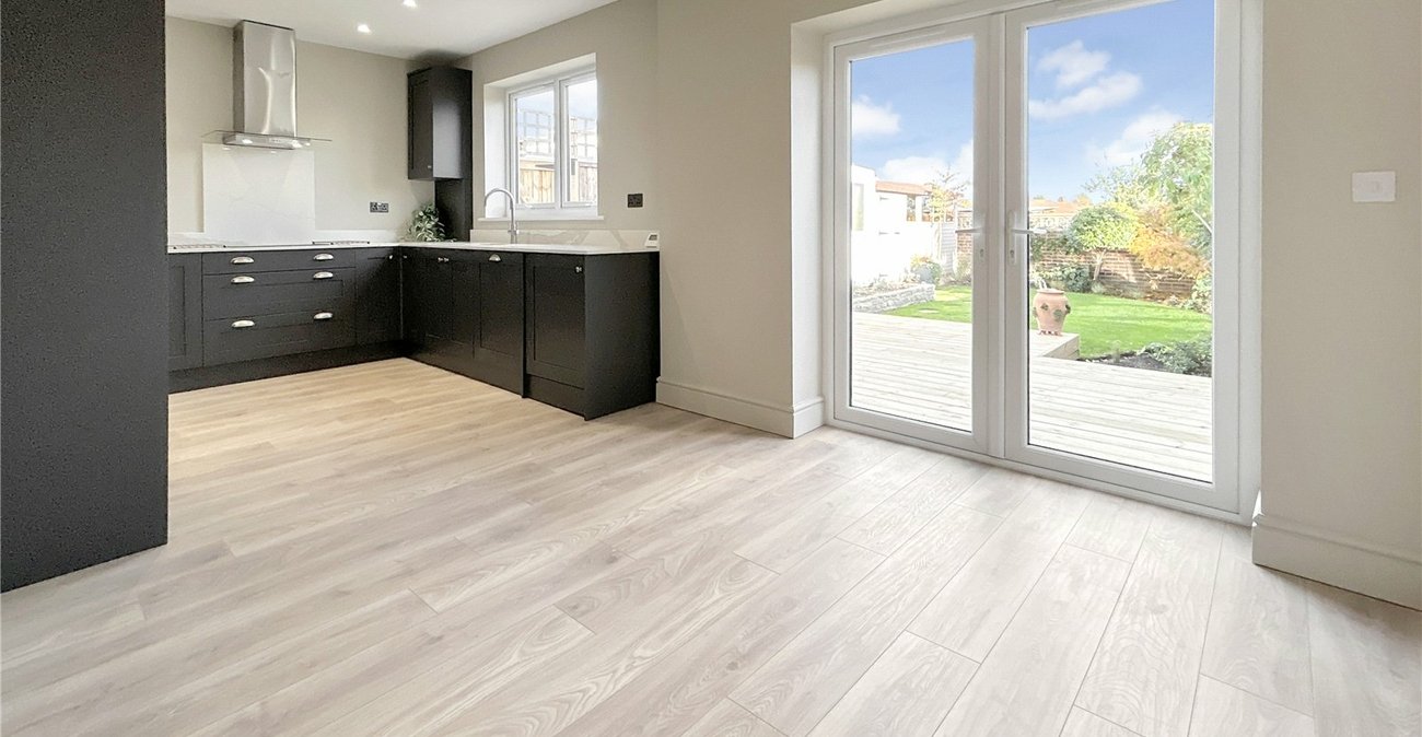 3 bedroom bungalow for sale in Sidcup | Robinson Jackson