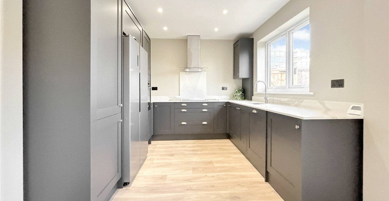 3 bedroom bungalow for sale in Sidcup | Robinson Jackson